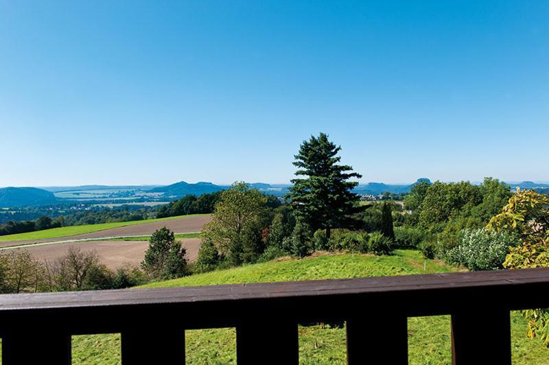 Panorama-Apartments Weinberghaus Mittelndorf エクステリア 写真
